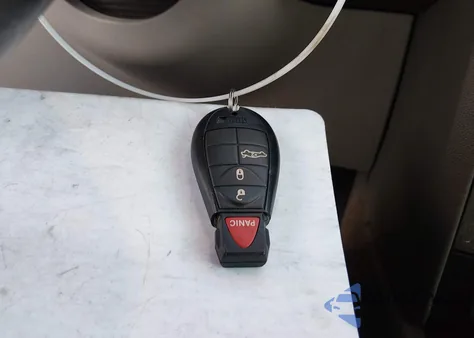 2008 Chrysler 300 Touring z USA, uszkodzony, nr VIN 2C3LA53G28H223801